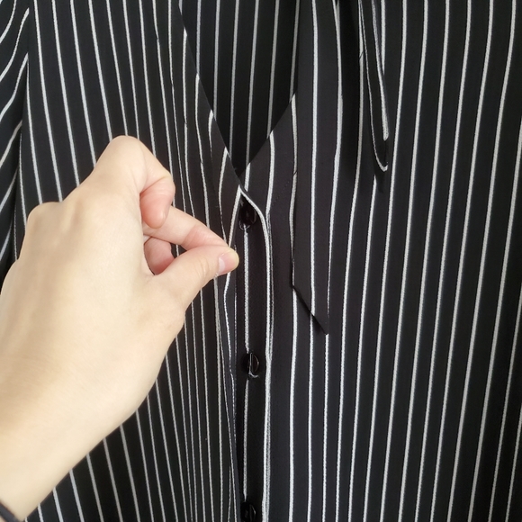 Like-New F21 Striped Tie Button-Up Blouse - Picture 5 of 6